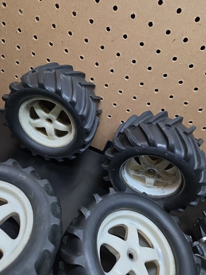 Traxxas T-Maxx Parts Lot - Image 4 of 4