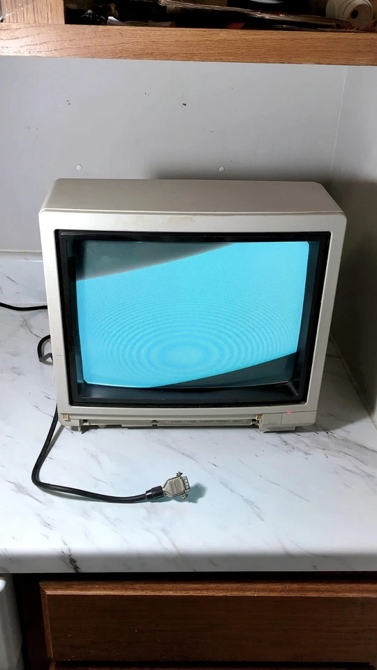 "Monitor color CGA vintage Tandy 13"" modelo CM-11 encendido (sin probar)" Foto 2 de 4