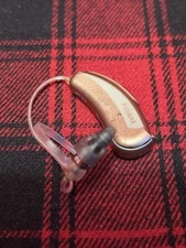 Phonak Brio Hearing Aid. As Is  For Parts . READ .Free Shipping.