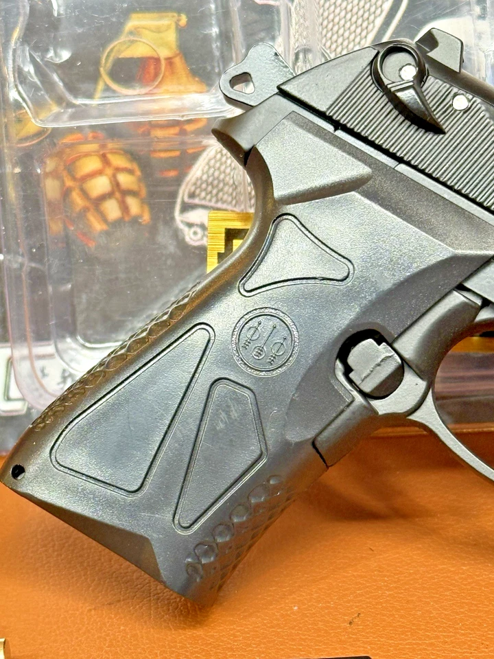 Mini Model Gun Beretta 90TWO Black Shell Eject 2 Tone 90 TWO Silencer Detailed - Image 4 of 4