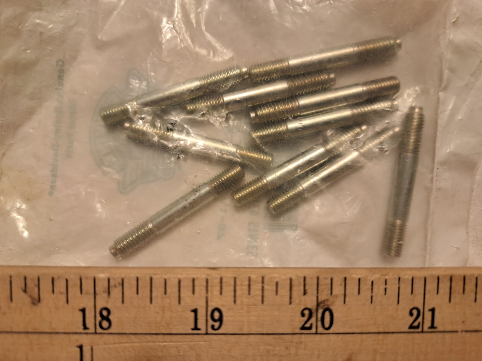 Bag Of 10 NOS Genuine USA HarleyDavidson Oil Pump Studs2639068, FL