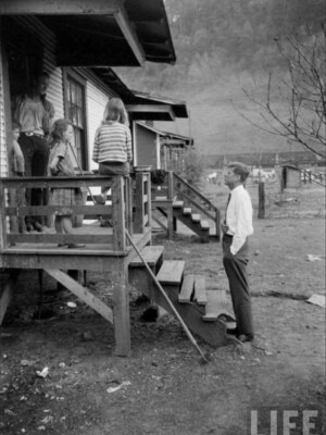 #ad US President JFK campaigning in Rural West Virginia in 1960 Picture Photo 8.5x11 $15.50