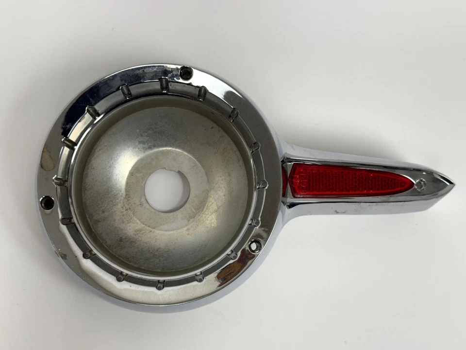 1962 Dodge Lancer универсал задний правая сторона задний фонарь хром 2189454 новый из старых запасов. - Изображение 3 из 4