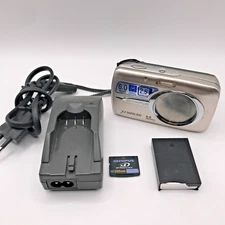 Olympus Mju U 600 6.0MP Digital Camera Silver Charger Battery xd card