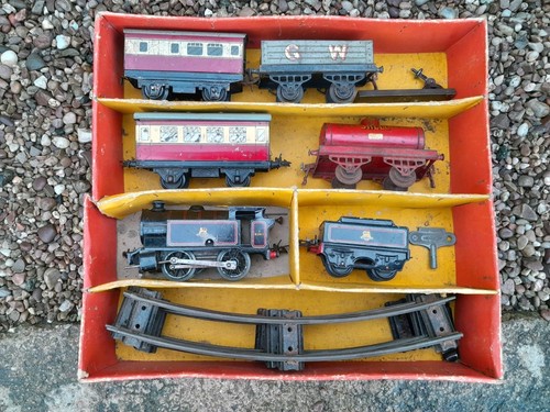A Hornby O gauge trolley wagon with 2 cable drums, | 2nd October 2013