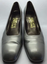 SALVATORE FERRAGAMO Classic Silver Leather Unique Mid Heel Pumps Sz 6.5 Italy
