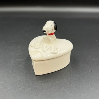 Vintage Ceramic Snoopy Love Heart Shaped Trinket Box 
