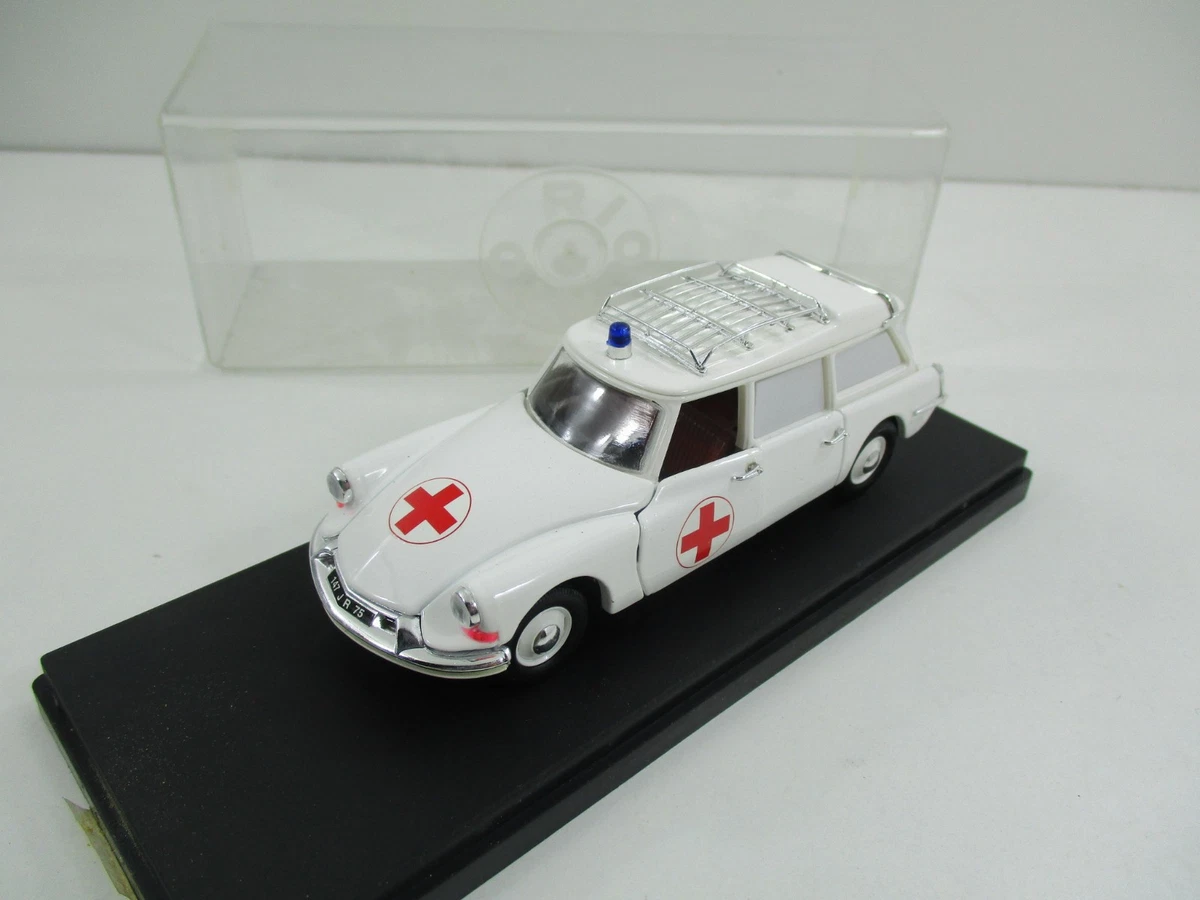 Ambulances miniatures Atlas 1:43