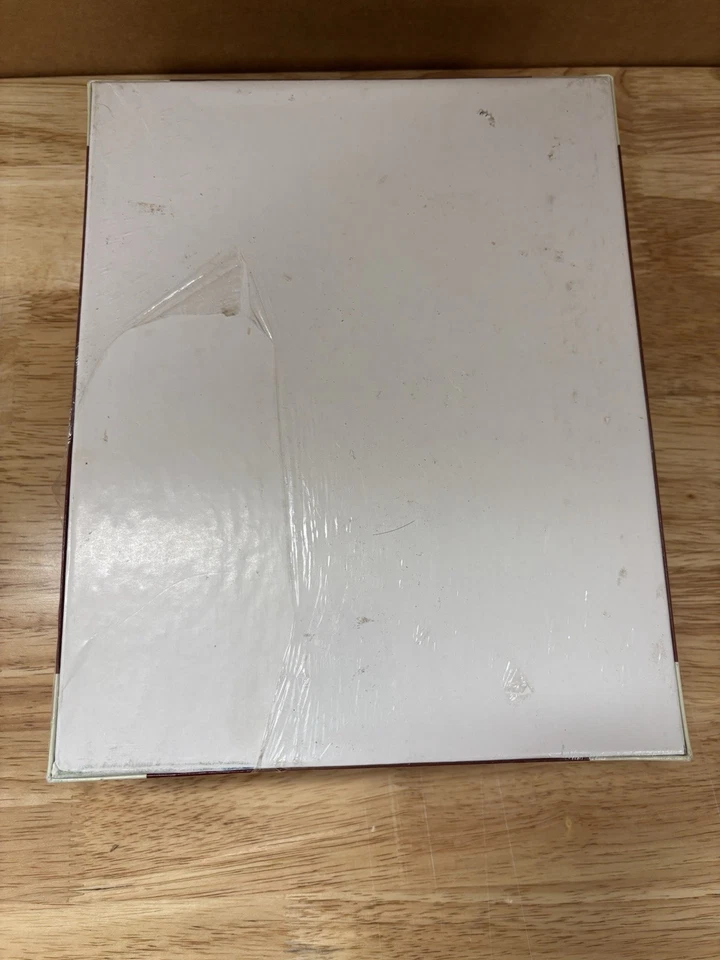 Rompecabezas de 1000 piezas New York Puzzle Company The New Yorker “News Stand” SELLADO Foto 3 de 4