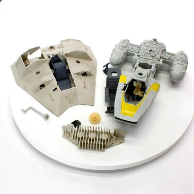 Lot: Star Wars Items - Return of the Jedi Y WING Fighter & Snow Speeder    BB20