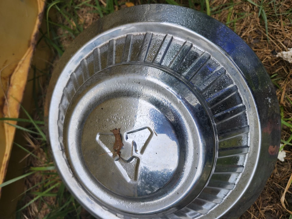 (1) Cubierta tapacubos plato perro 12" Dodge Truck Van 1969-1976 OEM 3/4 y 1 tonelada MOPAR Foto 3 de 4