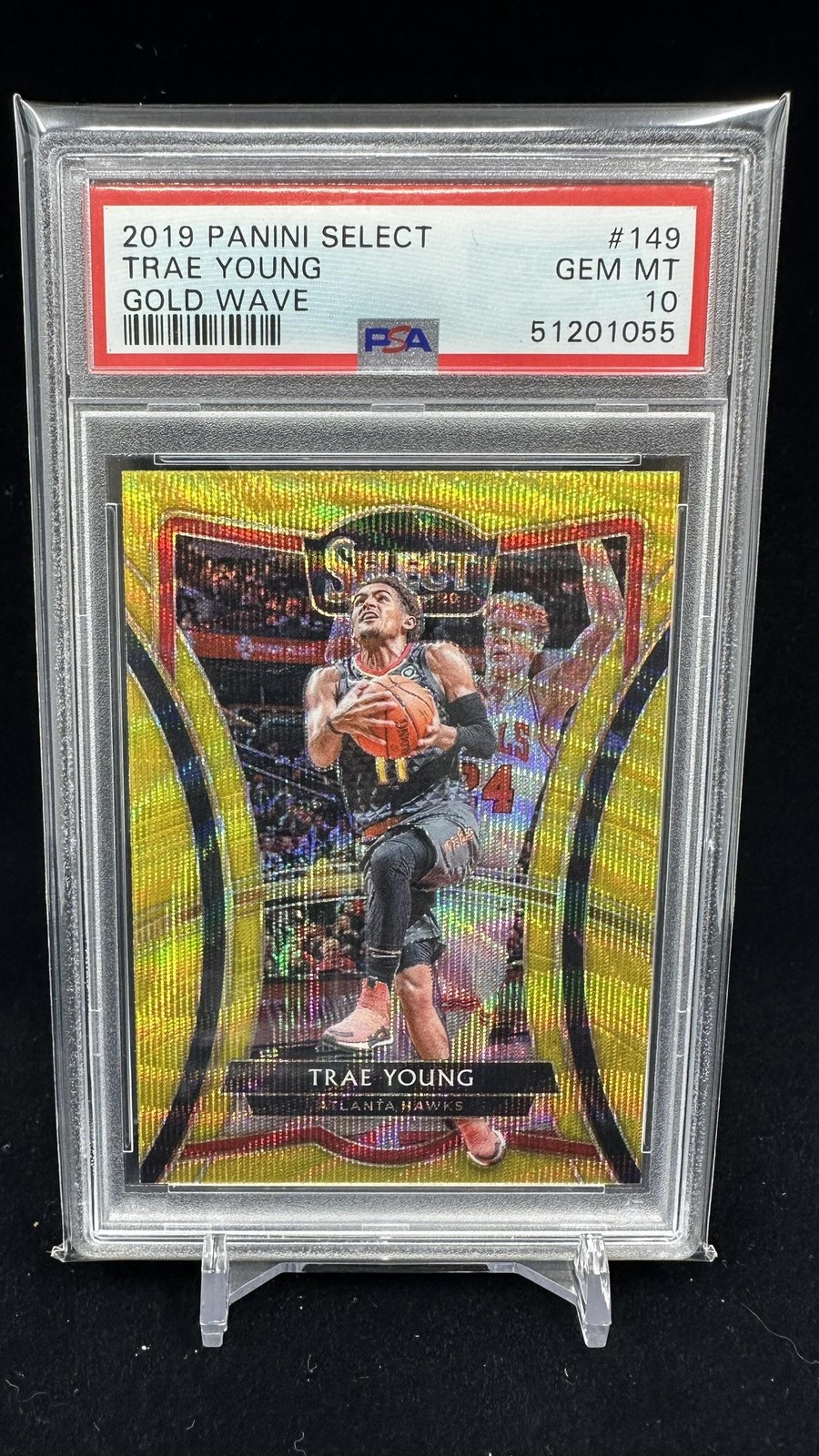 Trae Young 2019-20 Panini Select #149 Gold Wave Prizm SP PSA 10