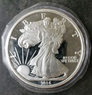 2016 5oz Silver Walker Round in Plastic