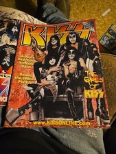 Hanes KISS COMIC BOOK Magazine  GENE SIMMONS PAUL PETER ACE