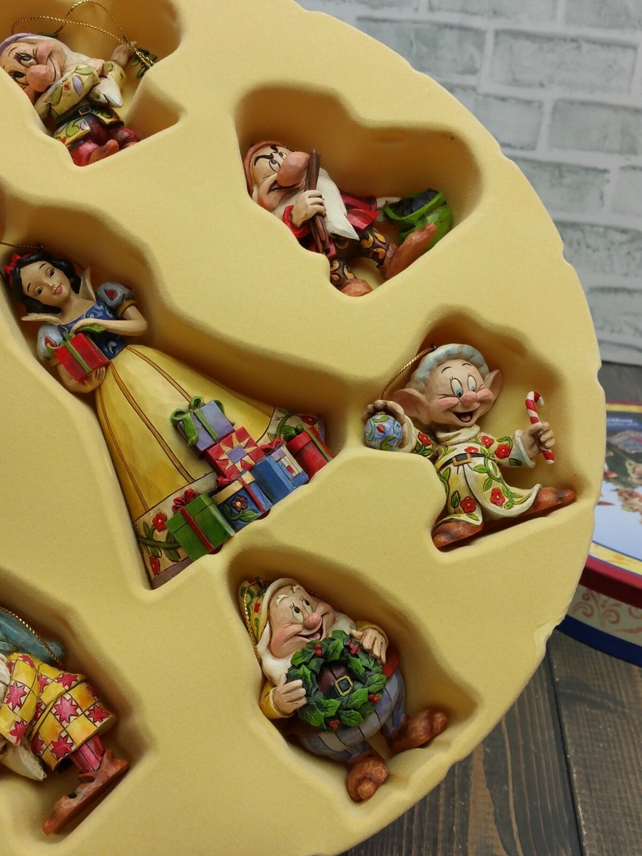Jim Shore Disney Traditions Snow White and the 7 Dwarfs Holiday