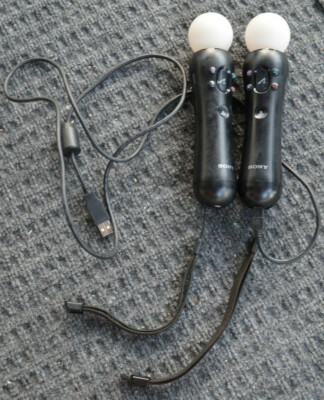 Sony 2 Motion Controllers 