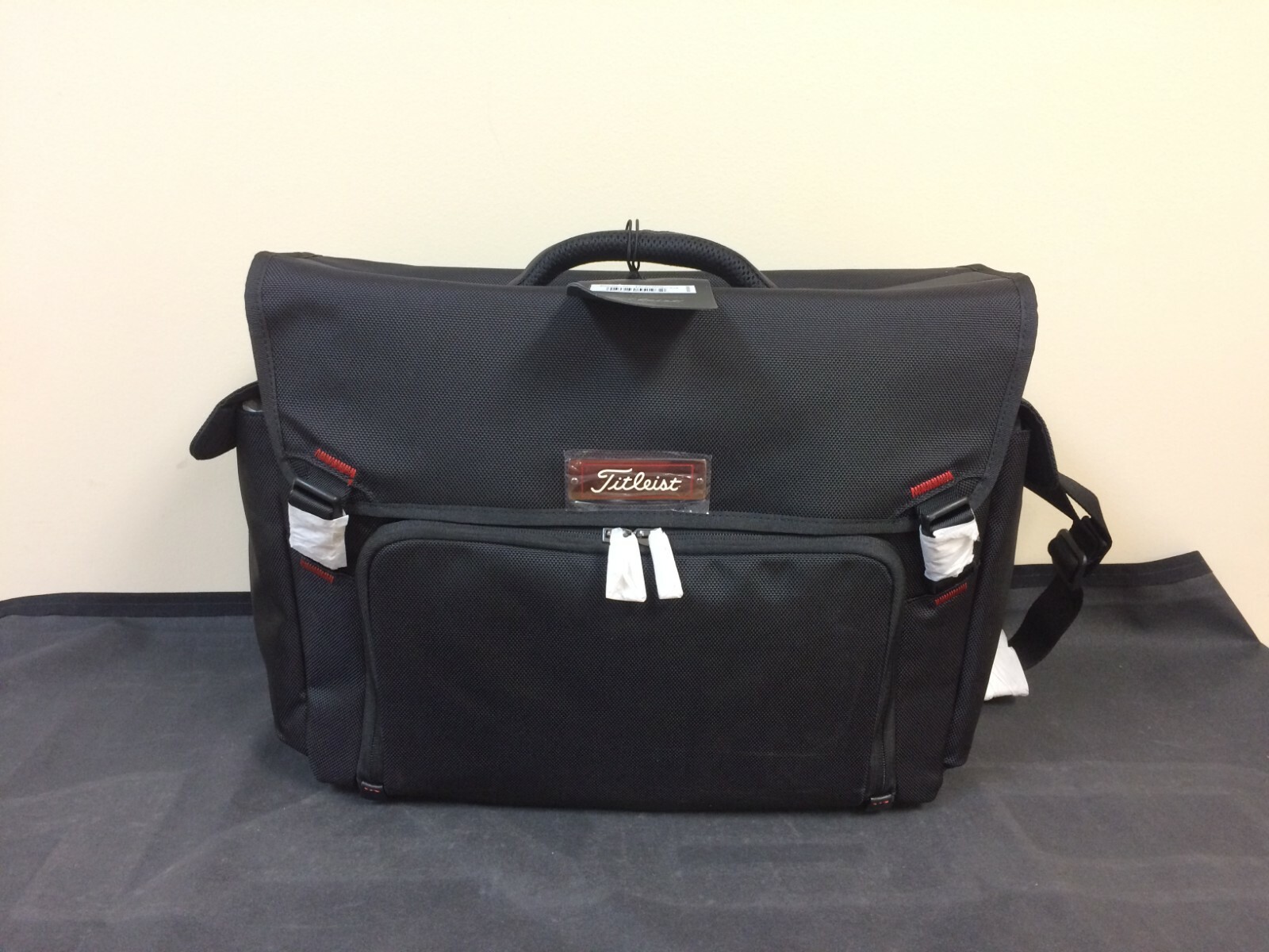 titleist messenger bag