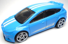 2021 HOT WHEELS HATCHBACKS FORD FOCUS RS BLUE 1:64 DIECAST 2 5/8" CAR W/ WHITE