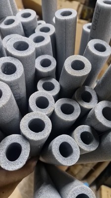 Grau Schaumstoff Rohrisolierung / Rohrverlagerung Wickelrolle Kupferrohrverzögerung