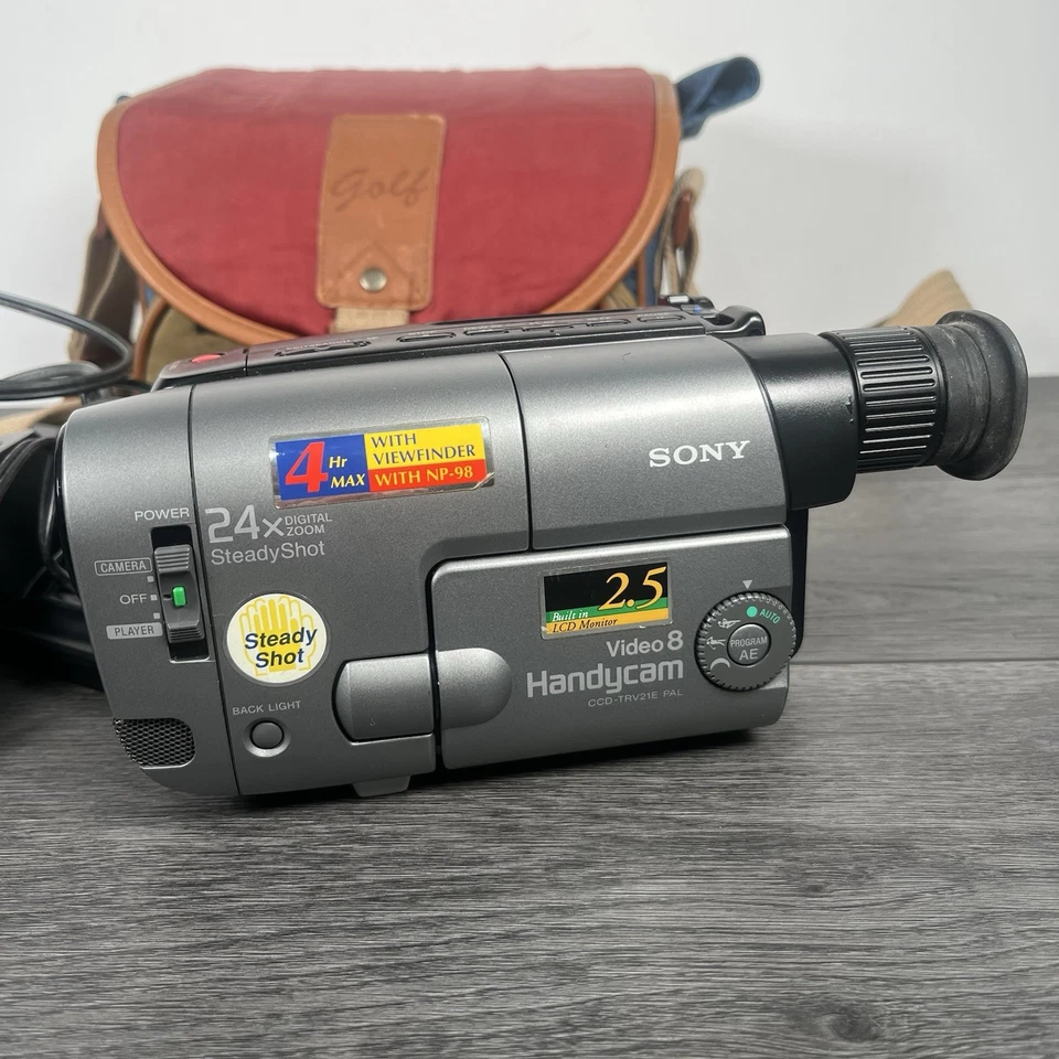Sony Handycam CCD-TRV21E Video 8 Camcorder Vintage Vide Camera Retro READ - Image 2 of 4
