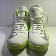 Nike Hyperdunk Men s Mid Top Basketball Sneak...