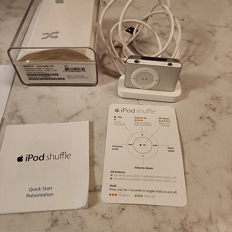 Apple iPod Shuffle Bundle 2nd Generation Silver A1204 1GB Tested & Works - Image 2 of 4
