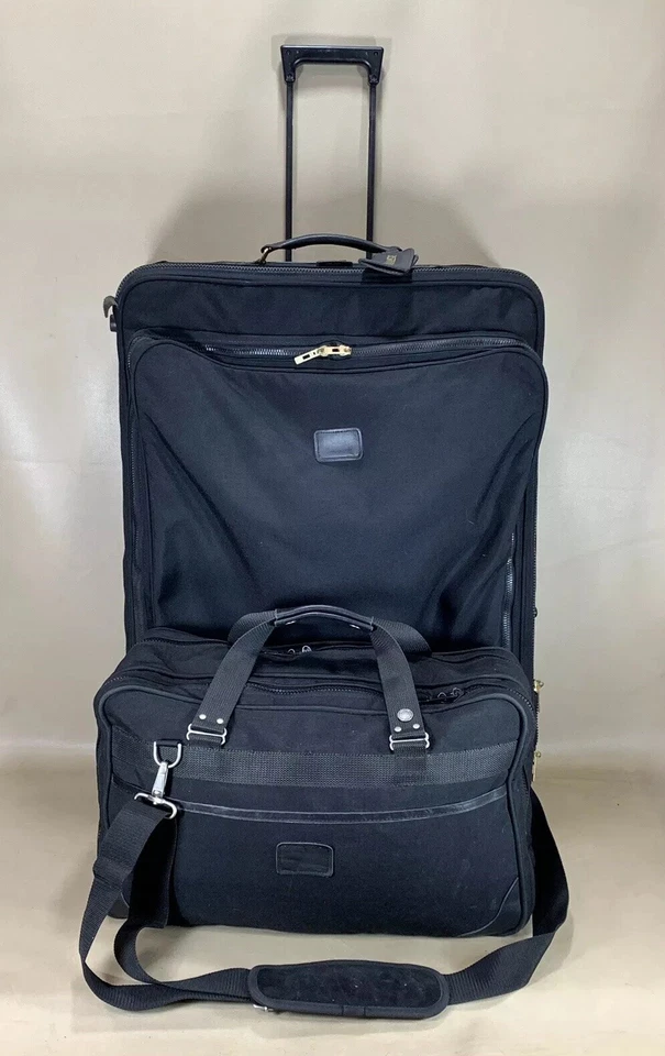 Juego de equipaje Andiamo Cordura negro 20” lona suave y 30” maleta vertical con ruedas Foto 2 de 4