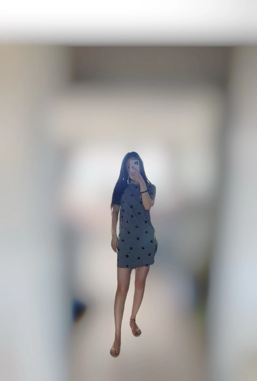 Abito maglietta McQ velluto stampa rondine uccellino Alexander McQueen grigio e nero