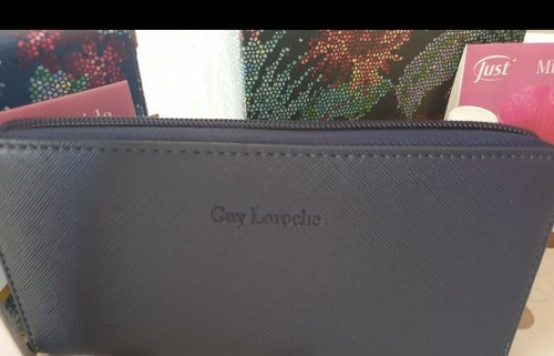 Guy Laroche - Portafoglio in pelle blu scuro | Griffe Community