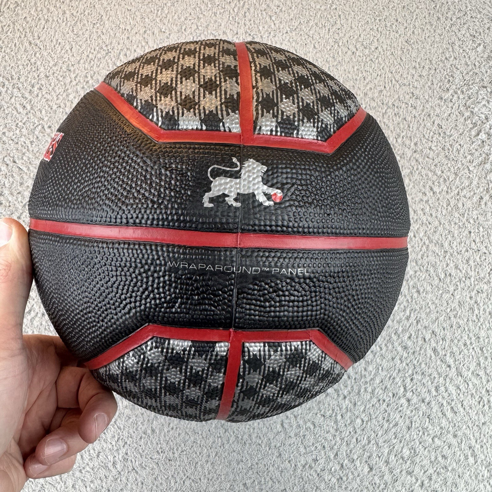 Nike LeBron James Basketball Size 29.5 Vintage 2000s Display Collectible Full thumbnail 2