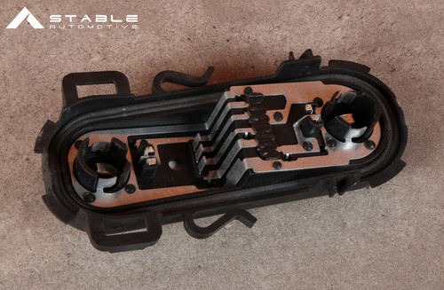 BMW X1 F48 LAMPEN HALTER TRÄGER RÜCKLICHT HECKLEUCHTE SEITENWAND 7456407