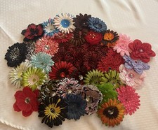 Venta al por mayor LOTE de 42 pinzas para el cabello surtidas con flores de margarita gran relleno para espectáculos artesanales