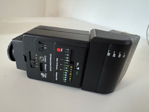 Pentax ME Super Schwarz mit Blitz und Sonnenfilter - Bild 7 von 9