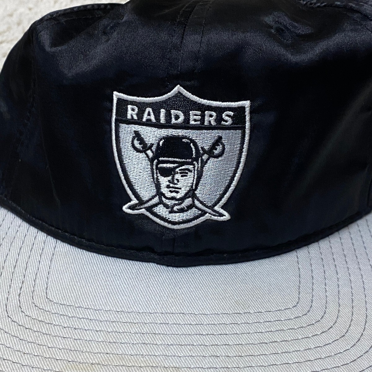 Vintage Nike Oakland Raiders Satin Hat Snapback Black White