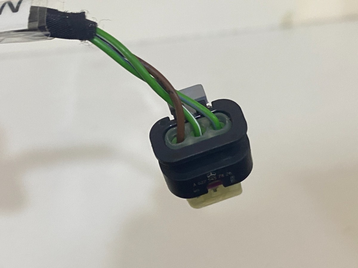 Genuine Mercedes Benz Wiring Loom Harness Plug Connector