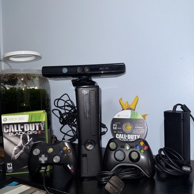 Xbox 360 Slim Console Bundle  Call Of Duty, 2 Games, 2 Controllers, Kinect 250GB