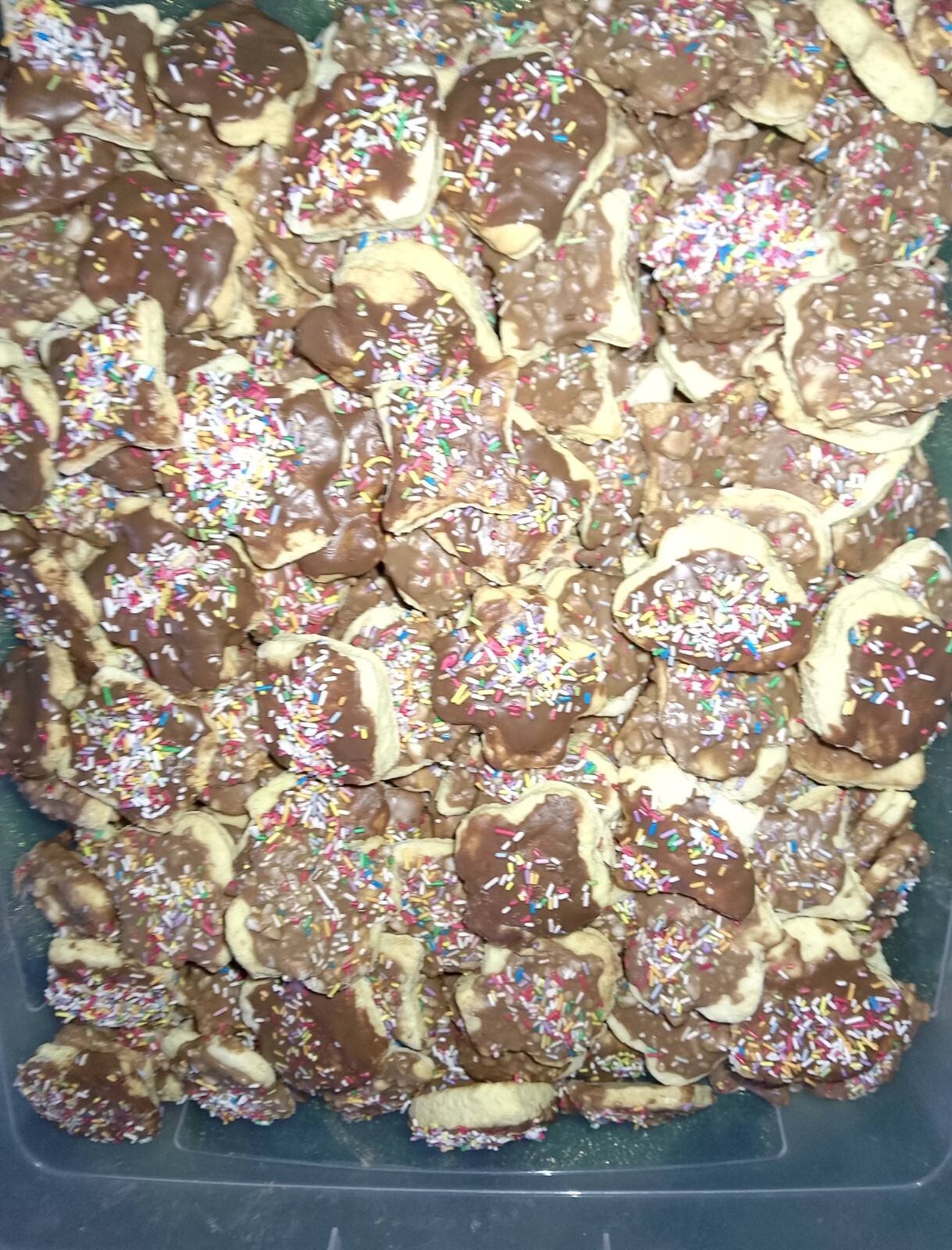 Selbstgebackene Plätzchen Kekse mit Vollmilch Glasur 1Kilo