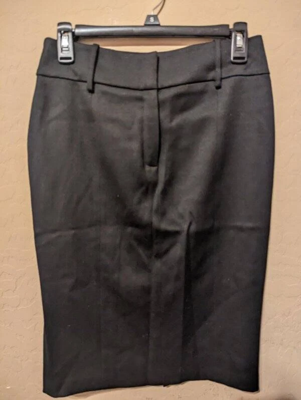 Falda lápiz de lana negra La Perla COMO NUEVA TALLA 40 4 Foto 2 de 3