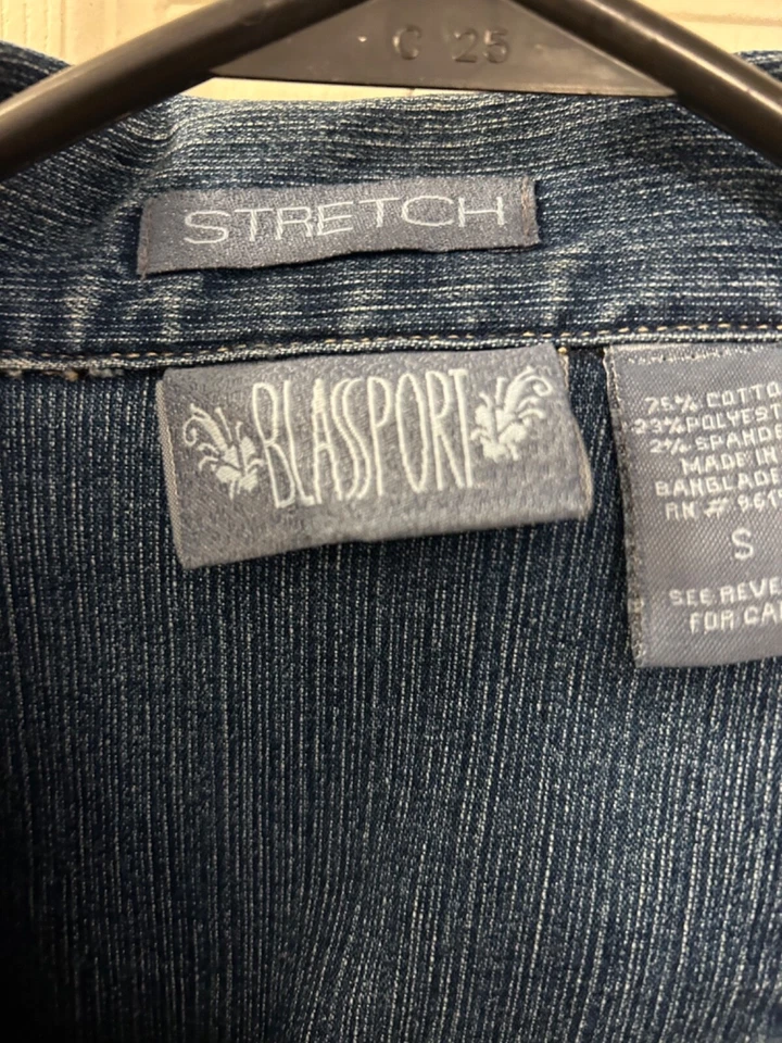 BLASSPORT 女式刺绣蓝色牛仔裤弹力夹克小号 S 码 — 第 4/4 张图片