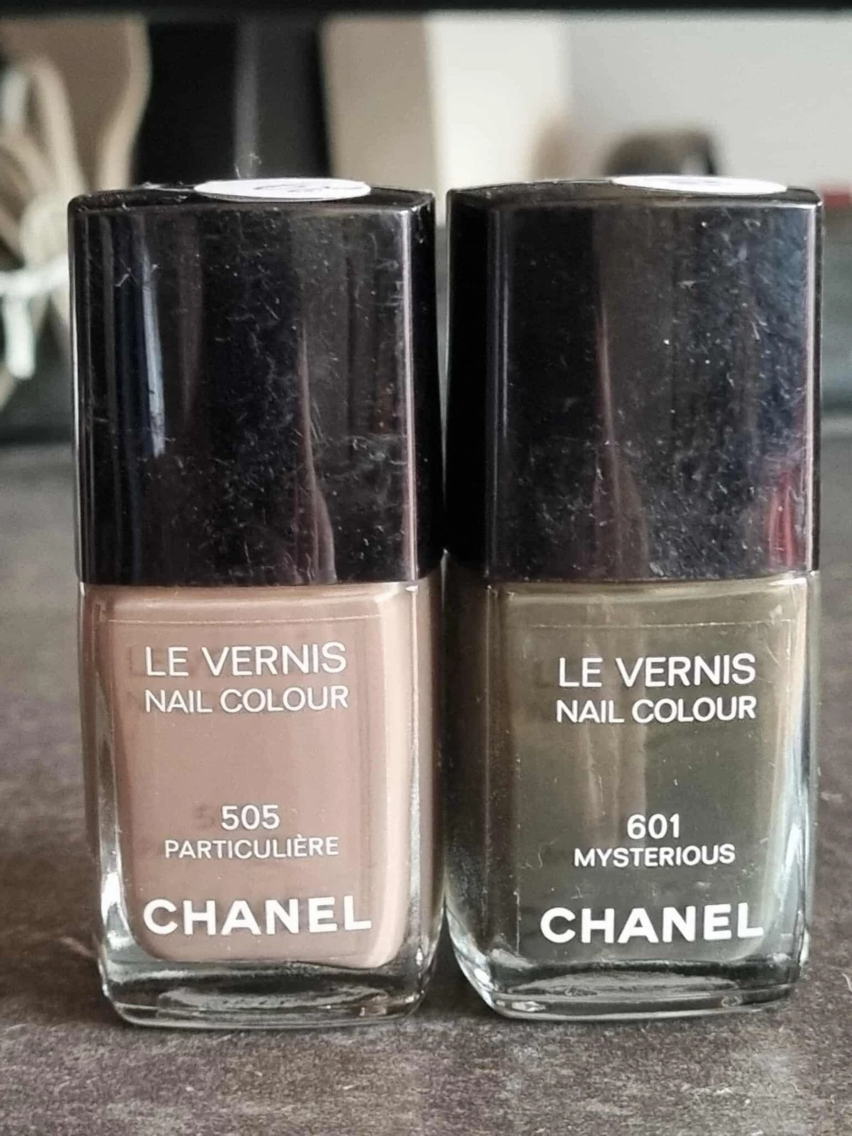Set of 2 CHANEL Le Vernis Nail Polish - 601 Mysterious, 505 Particuliere