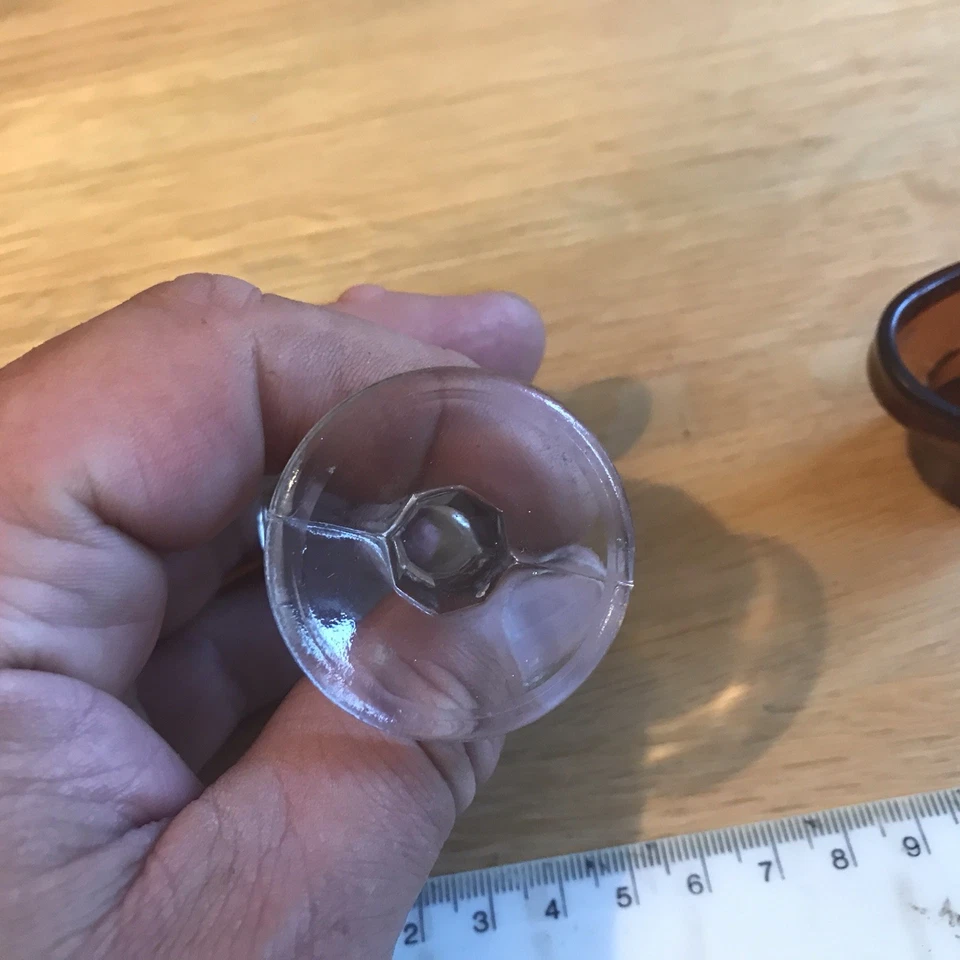 Vintage eye glasses 2 clear glass and 1 brown plastic Optrex eye bath - Image 4 of 4