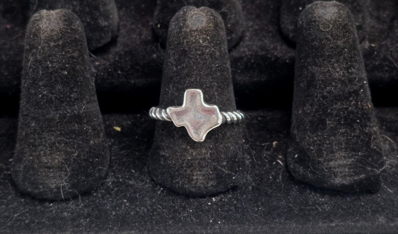 JAMES AVERY RETIRED STERLING SILVER LONE STAR RING SZ 8.5