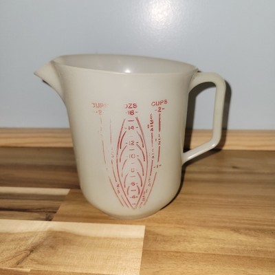 Vintage Tupperware 134 2-Cup Measuring Pitcher Pour 16oz Raised Red Letters USA