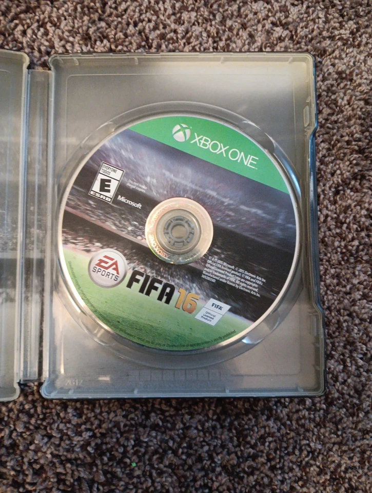 EA SPORTS FIFA 16 - Edición Steelbook Lionel Messi (Xbox o Playstation) Foto 3 de 4