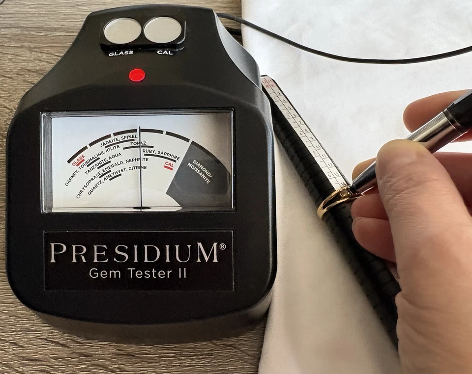 Vintage 10K Yellow Gold Spinel, Emerald, & Citrine Ring Multi Gemstone Size 7 - Image 3 of 4