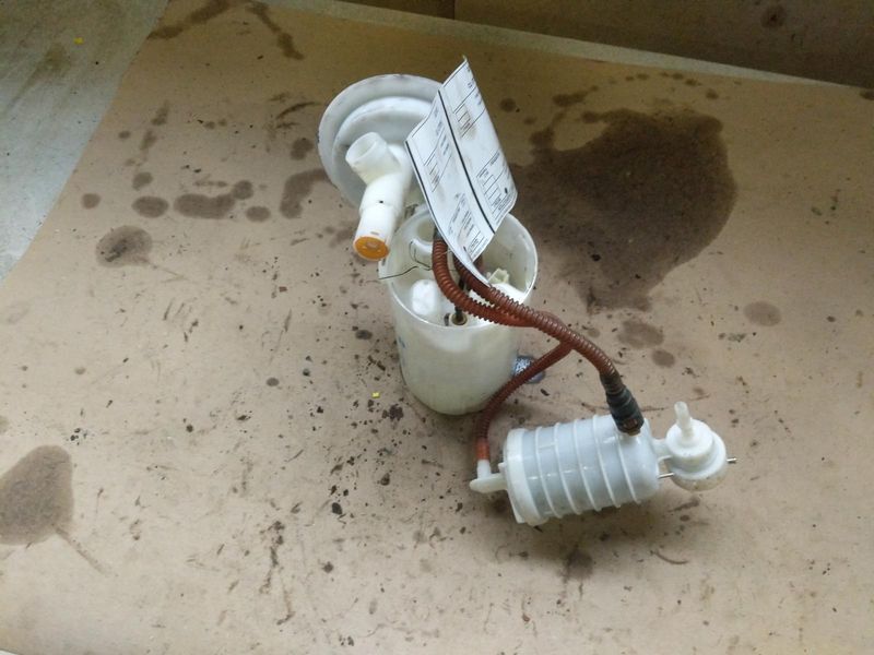 2004-2006 BMW X3 Fuel Pump Assembly Fits | OEM