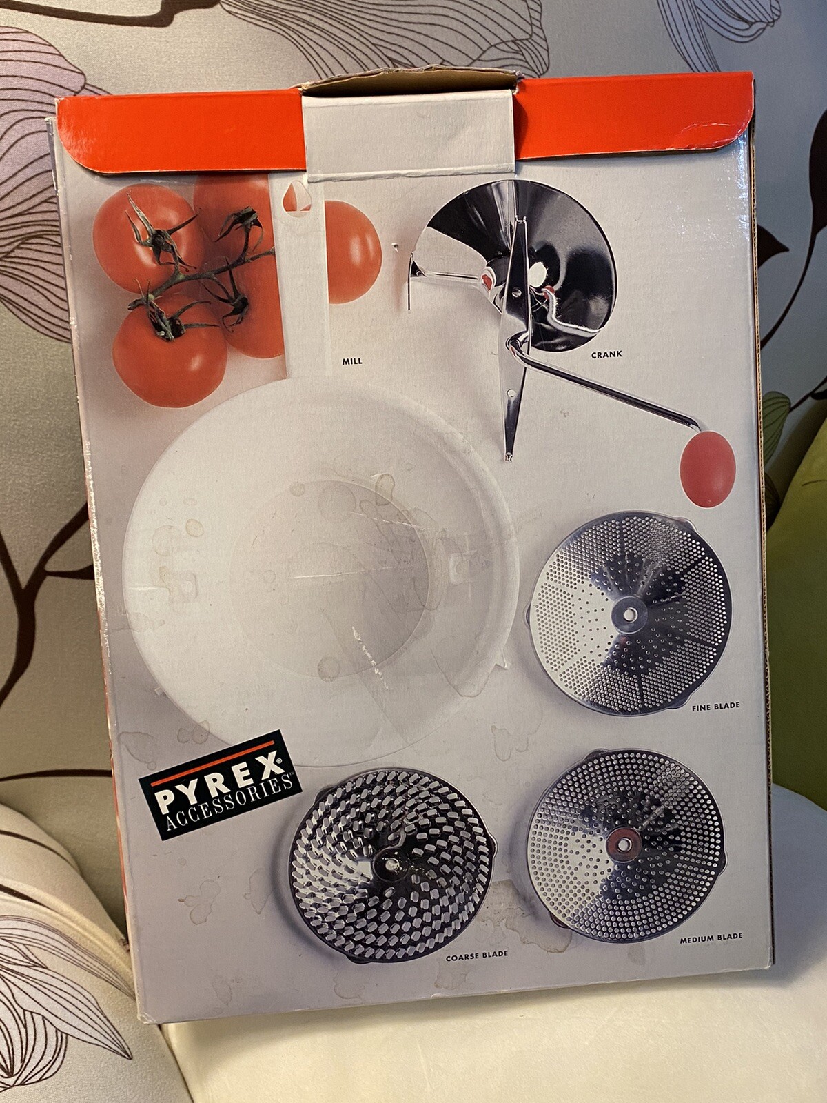 Pyrex 2 Quart Food Mill Processor W/3 Stainless Steel Blades Complete Set