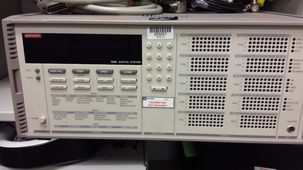 Keithley 7002 Switch System 10 - Slots Mainframe GPIB - No Cards