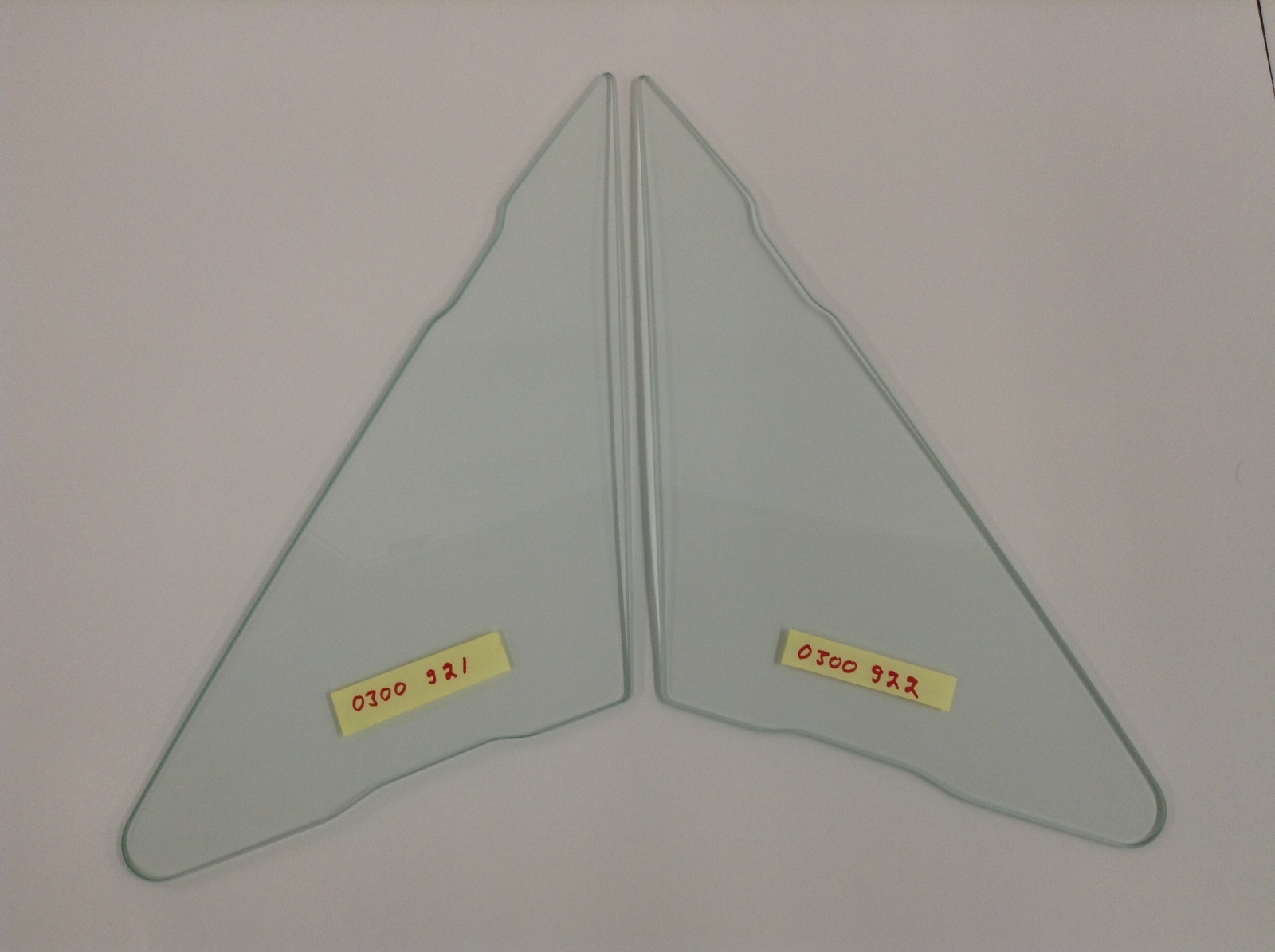 Ferrari 365 GTB/4 & GTS/4 Daytona (Coupe & Spyder) Door Vent Windows, New Pair