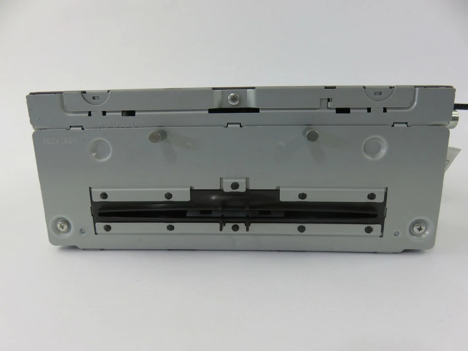 Unidad principal de CD receptor de radio AM FM MERCEDES CLASE C A2059001822 2016 2019 OEM Foto 3 de 4